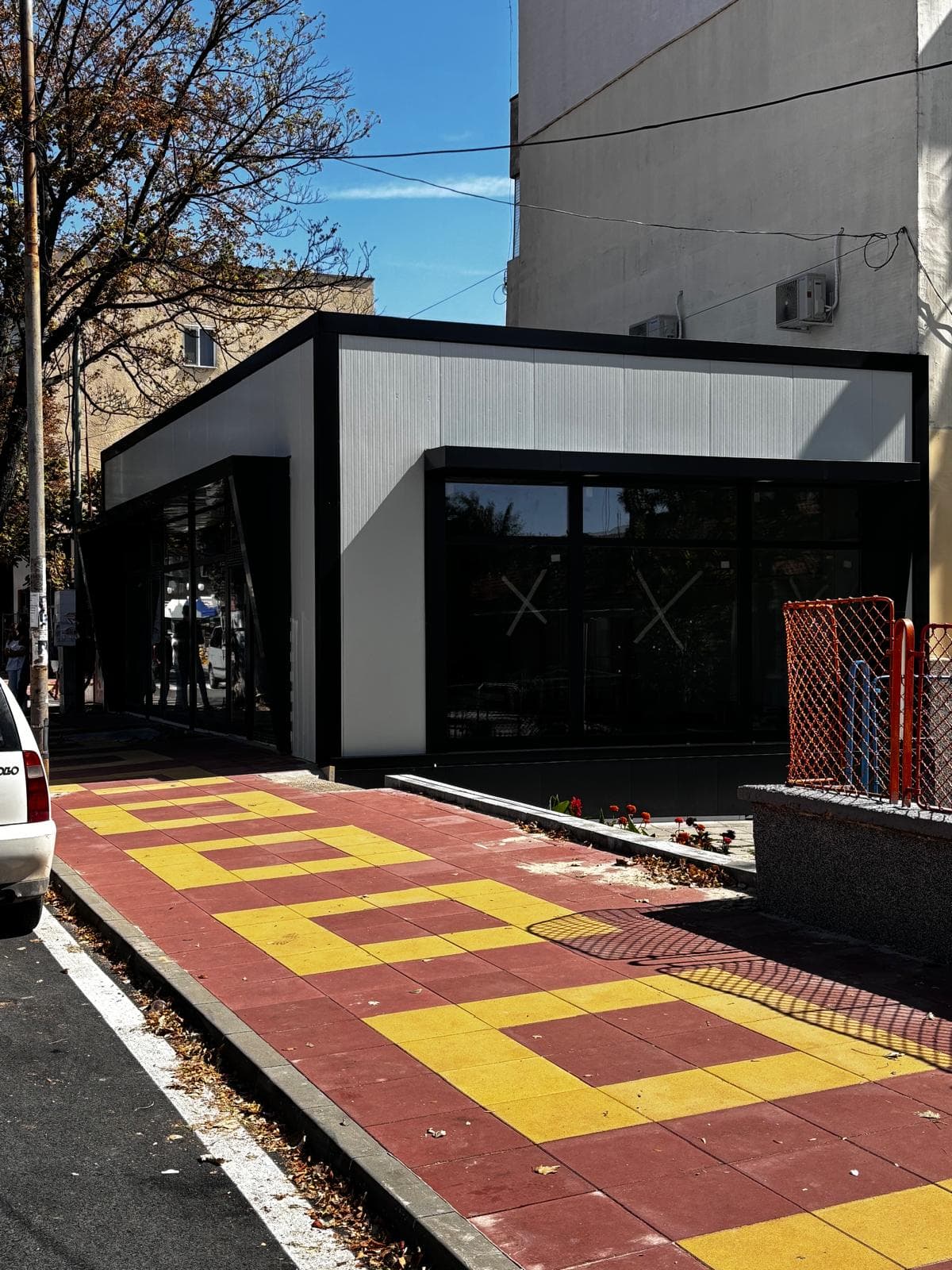 Козирки от ACP - Търговско помещение