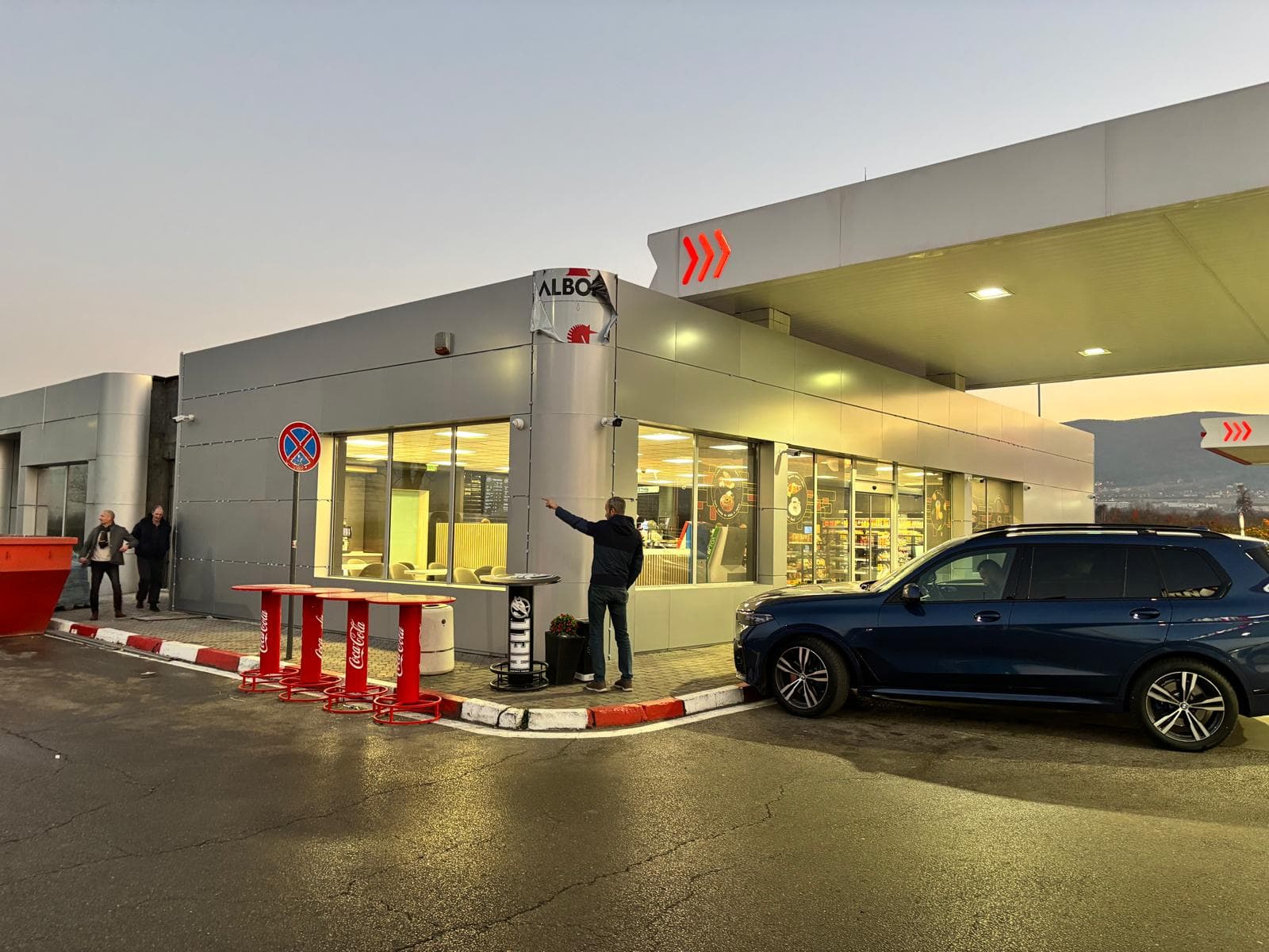 Лукойл - Вентилируема фасада, бензиностанция