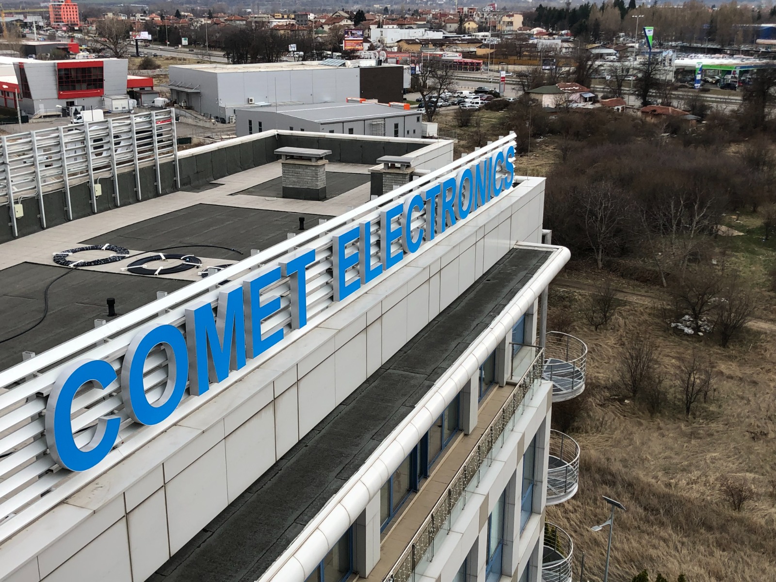 Comet Electronics - Детайл